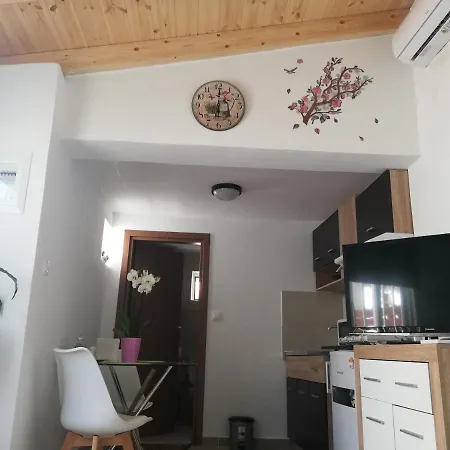 Small With Yard Apartment *