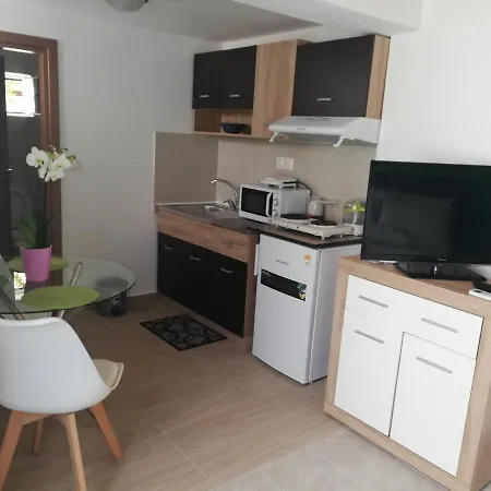 Apartment Small With Yard Chania (Crete)