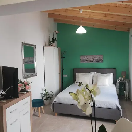 Apartamento Small With Yard